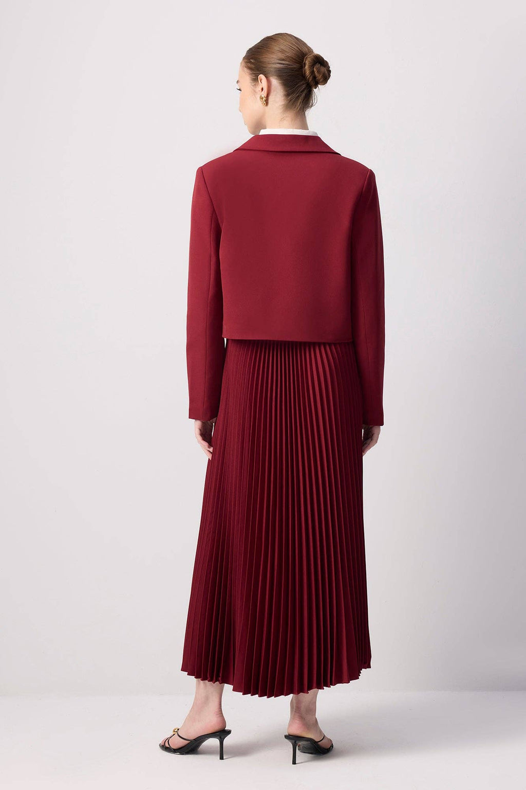 Cropped Blazer & Pleated Maxi Skirt Set: Burgundy