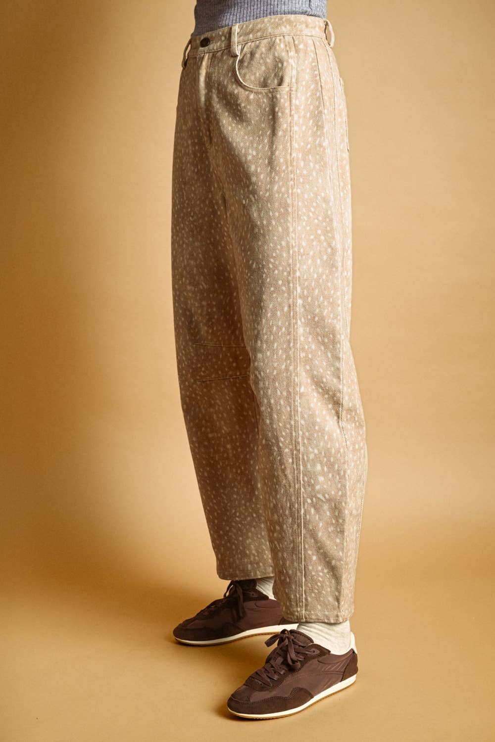 FAWN PRINT BARREL PANTS