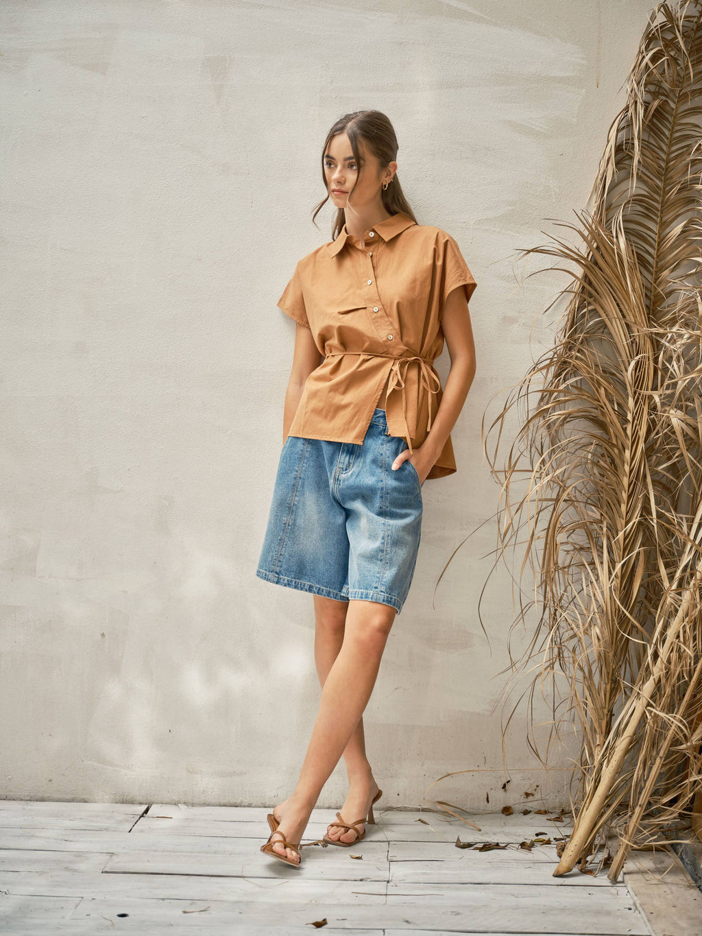 BELTED DETAIL COTTON SHIRT