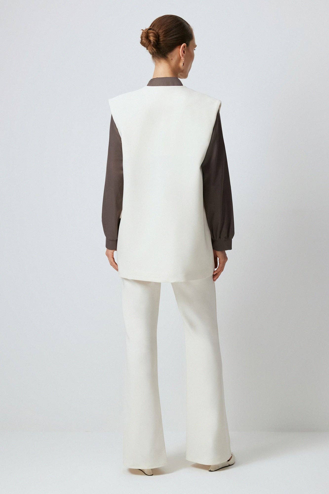 STRUCTURED BUTTON-FRONT CREPE VEST