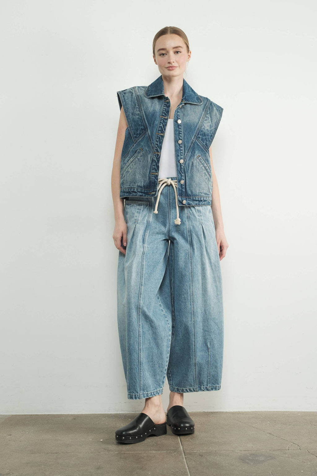 VINTAGE INSPIRED DENIM VEST: MEDIUM WASH