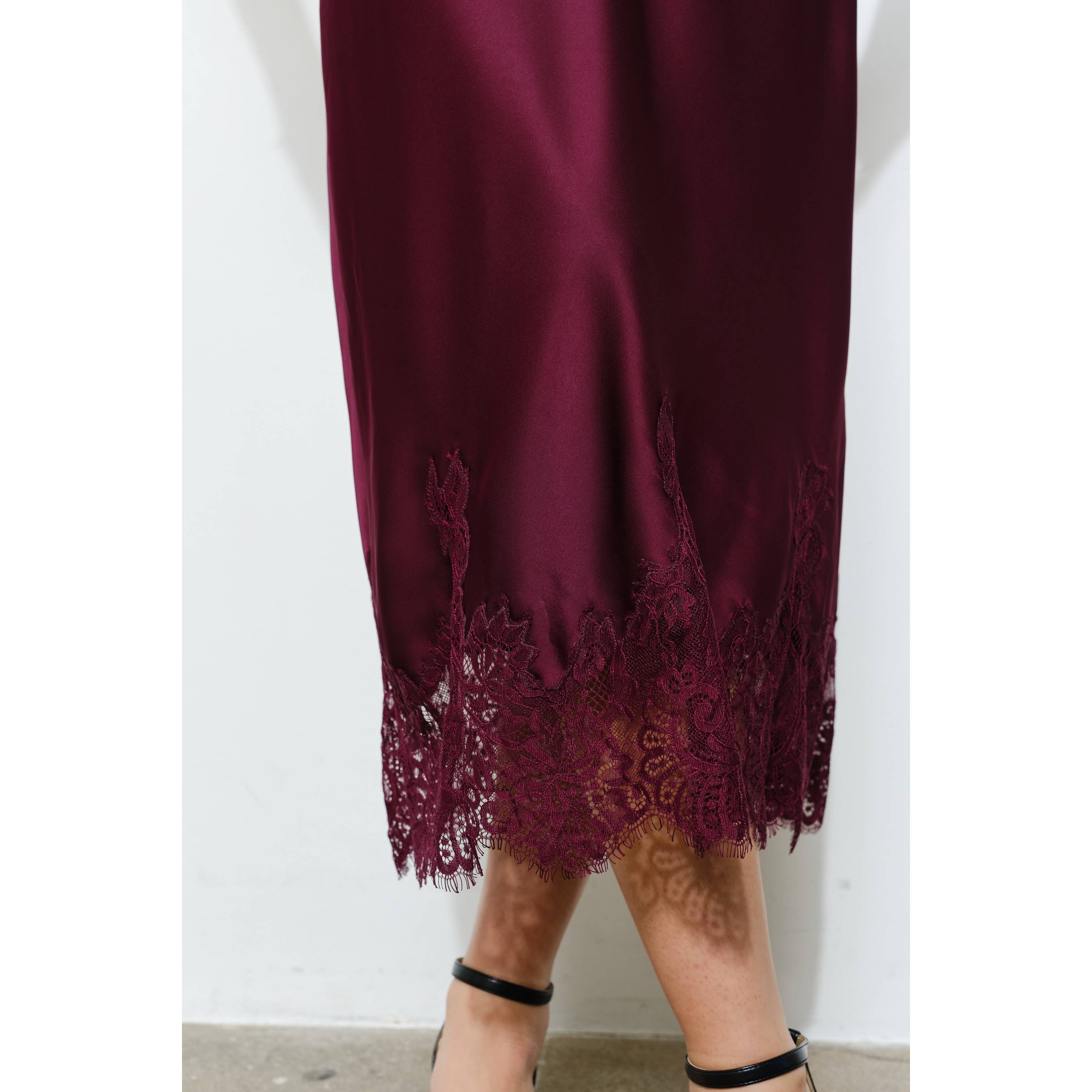 Classic Silky with Lace Hem H-Line Midi Skirt