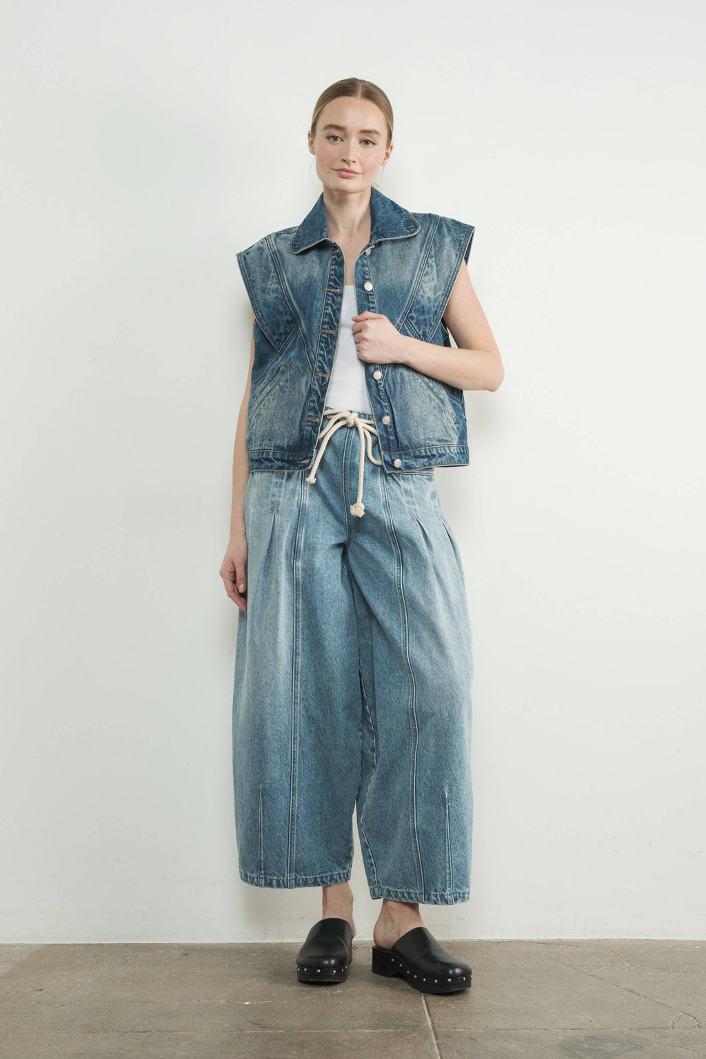 VINTAGE INSPIRED DENIM VEST: MEDIUM WASH