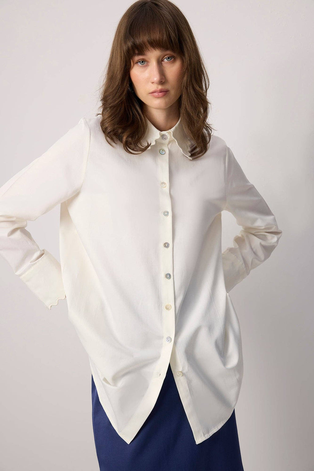 EMBROIDERED SCALLOP TRIM BLOUSE