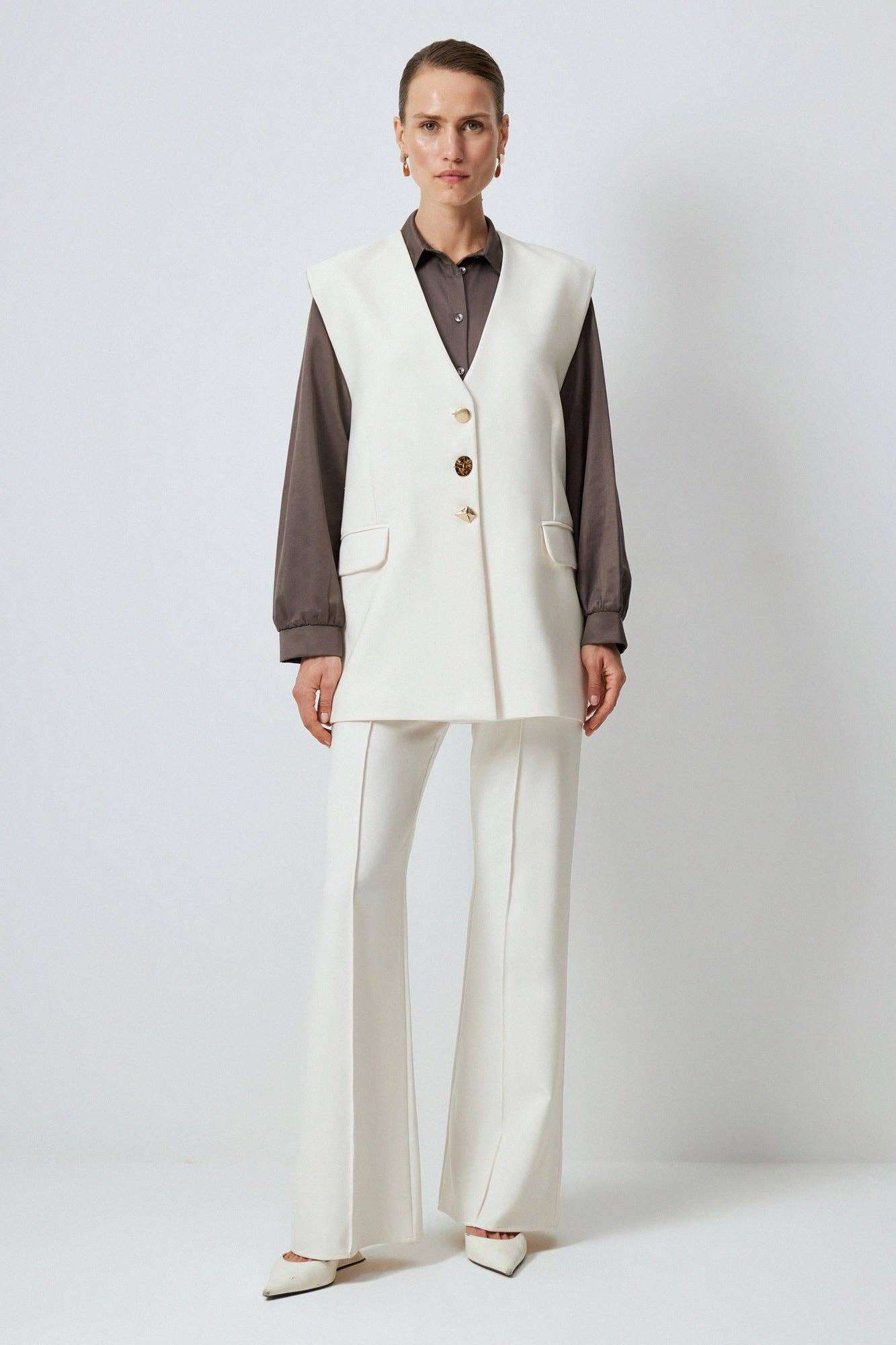 STRUCTURED BUTTON-FRONT CREPE VEST