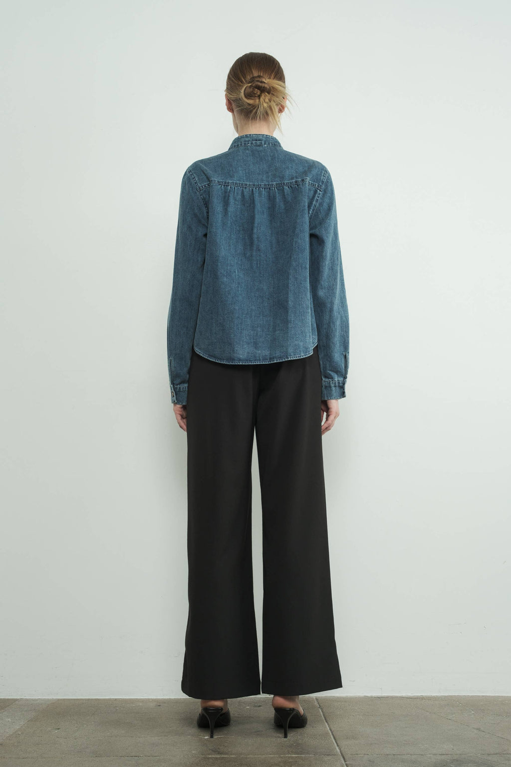 DENIM BOW TIE BLOUSE: MEDIUM WASH