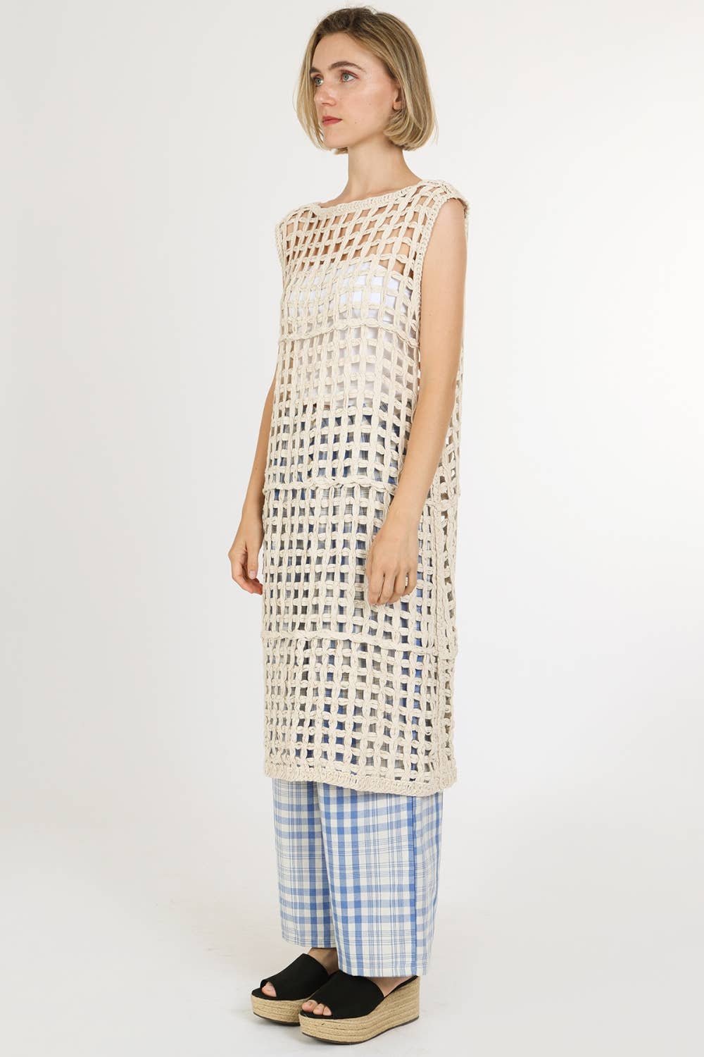 Hollow Out Net Cable Knit Sleeveless Midi Dress QM3032