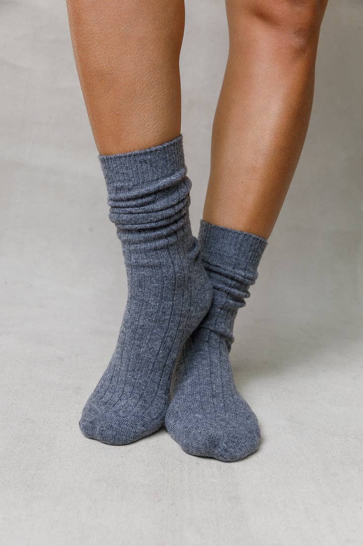 SUPER SOFT CASHMERE SOCKS: Taupe