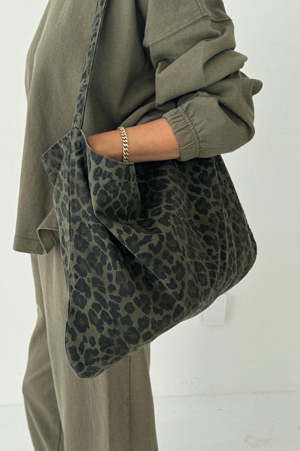 Le Bon Shoppe Happy Carry Bag