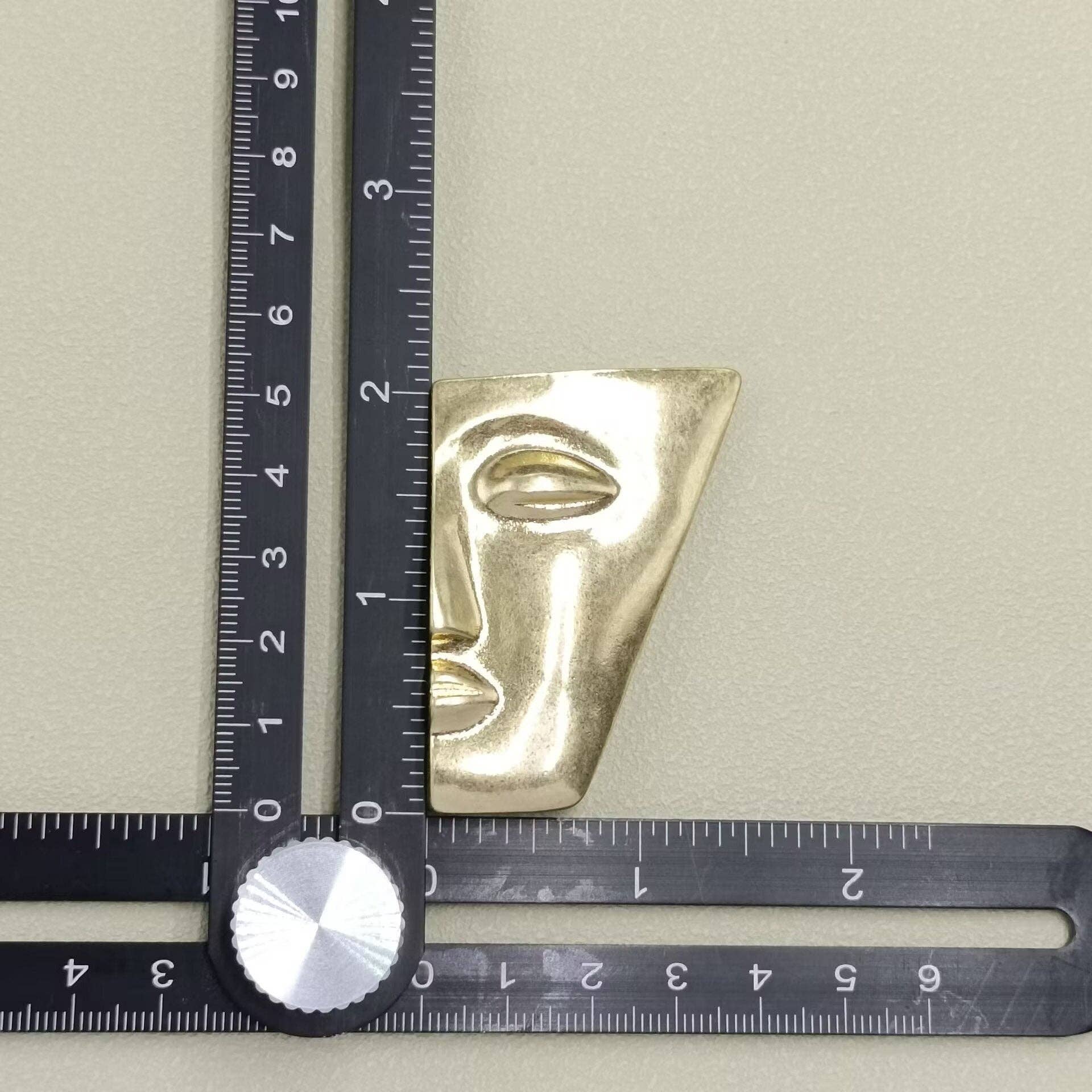 Vintage Inspired Half Face Brooch: Gold
