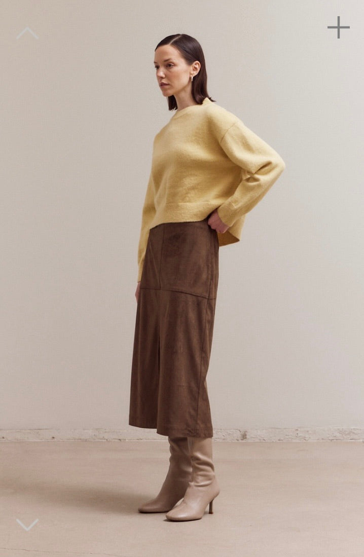 BUTTER YELLOW SWEATER