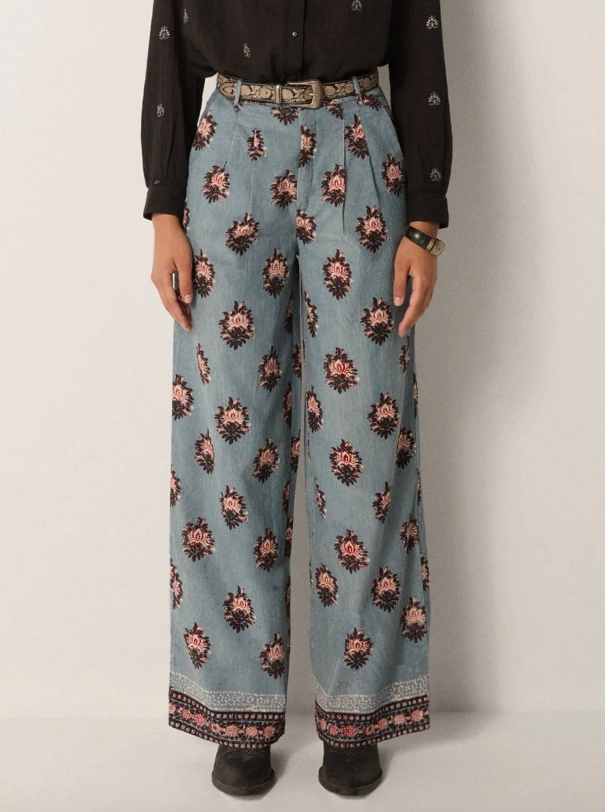 Maison Hotel Jimmy Pant - Cerulean Mist