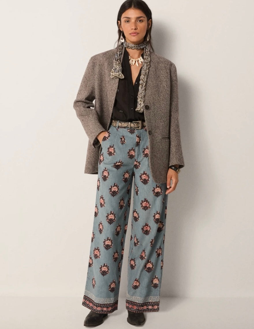 Maison Hotel Jimmy Pant - Cerulean Mist