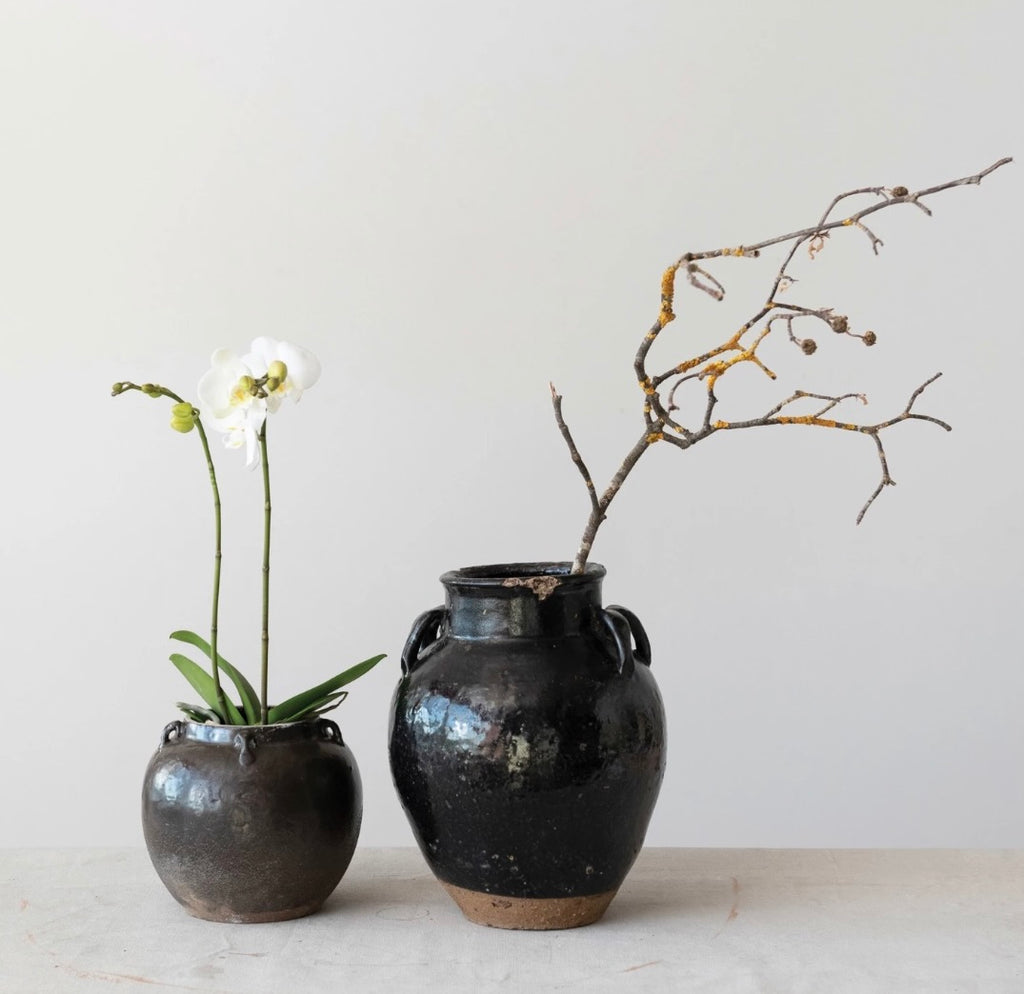 Clay vase with handles