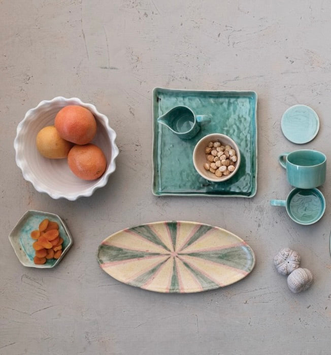 Scalloped stoneware serving bowl