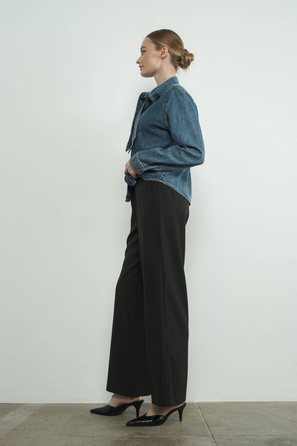 DENIM BOW TIE BLOUSE: MEDIUM WASH