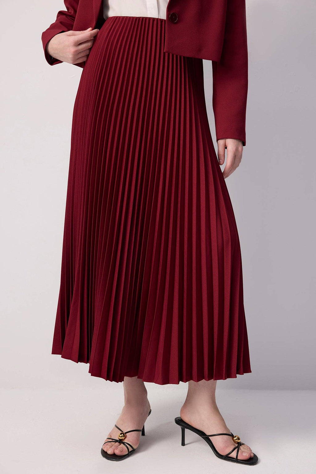 Cropped Blazer & Pleated Maxi Skirt Set: Burgundy