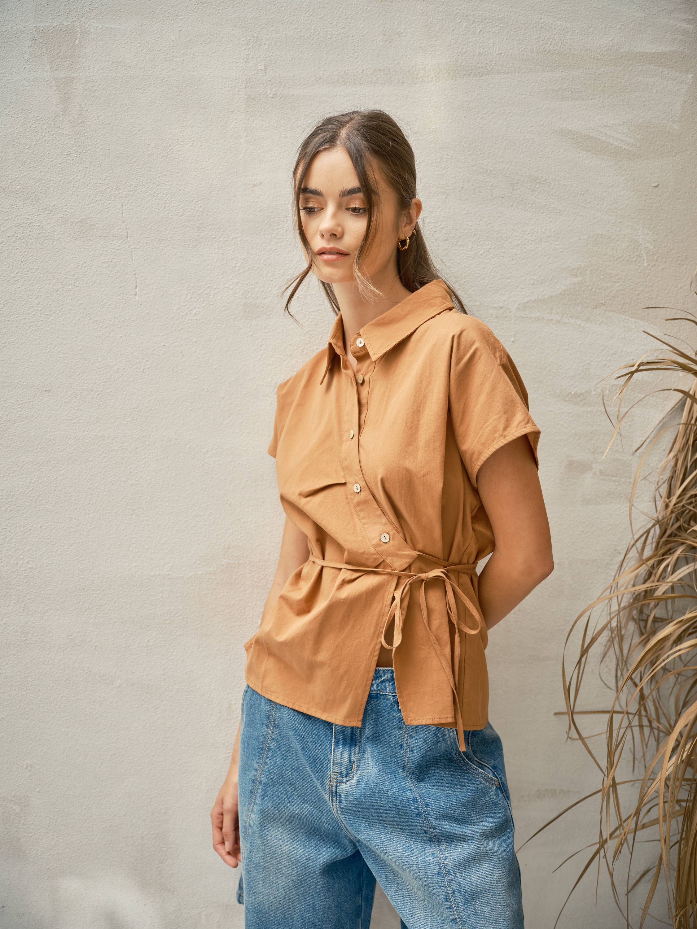 BELTED DETAIL COTTON SHIRT