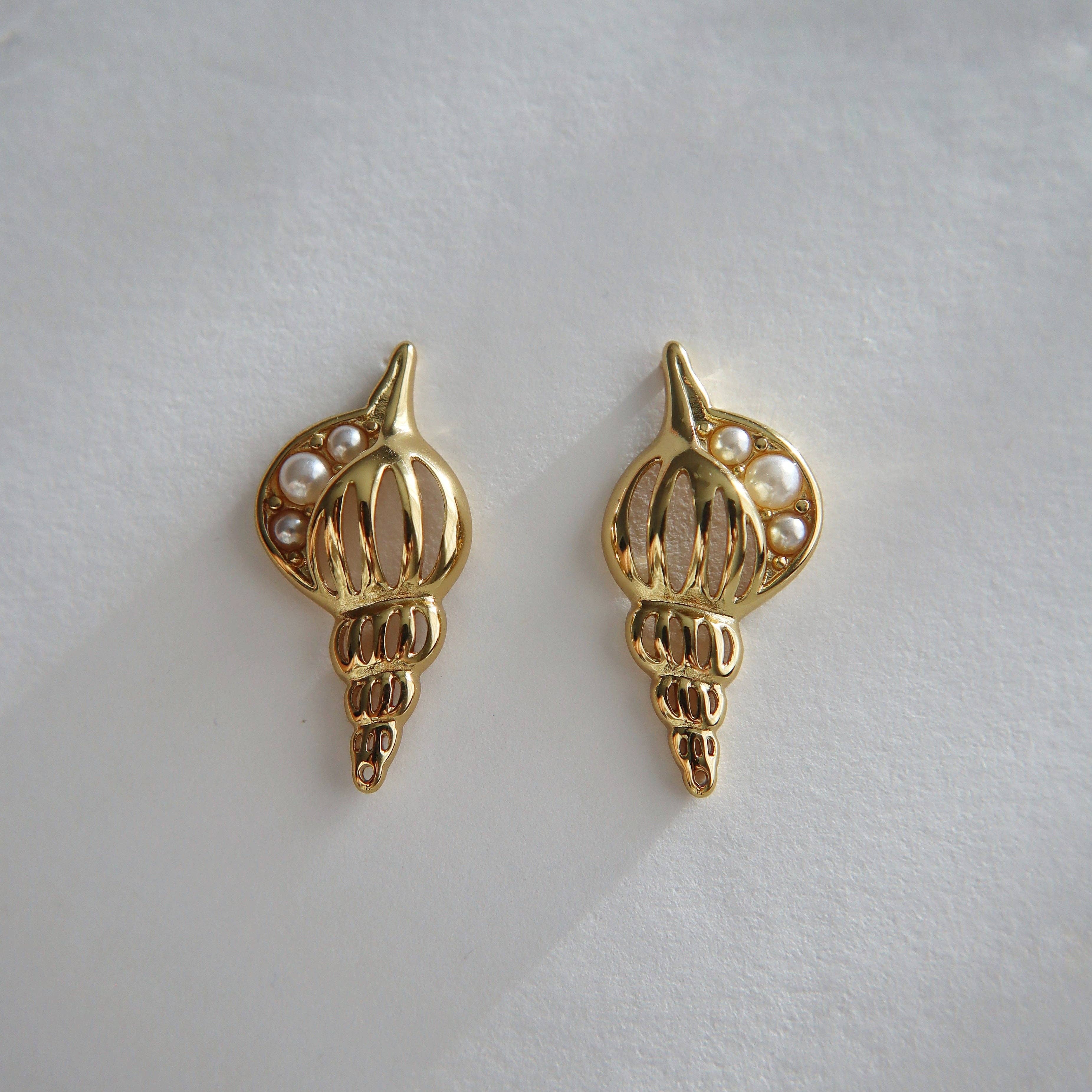 Pearl Conch Shell Earrings
