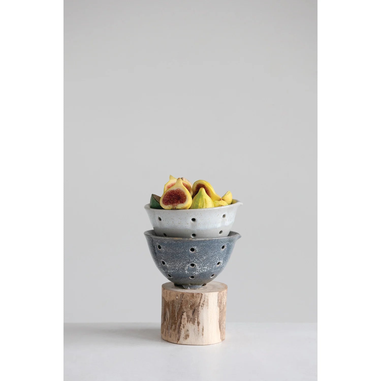 stoneware berry bowl