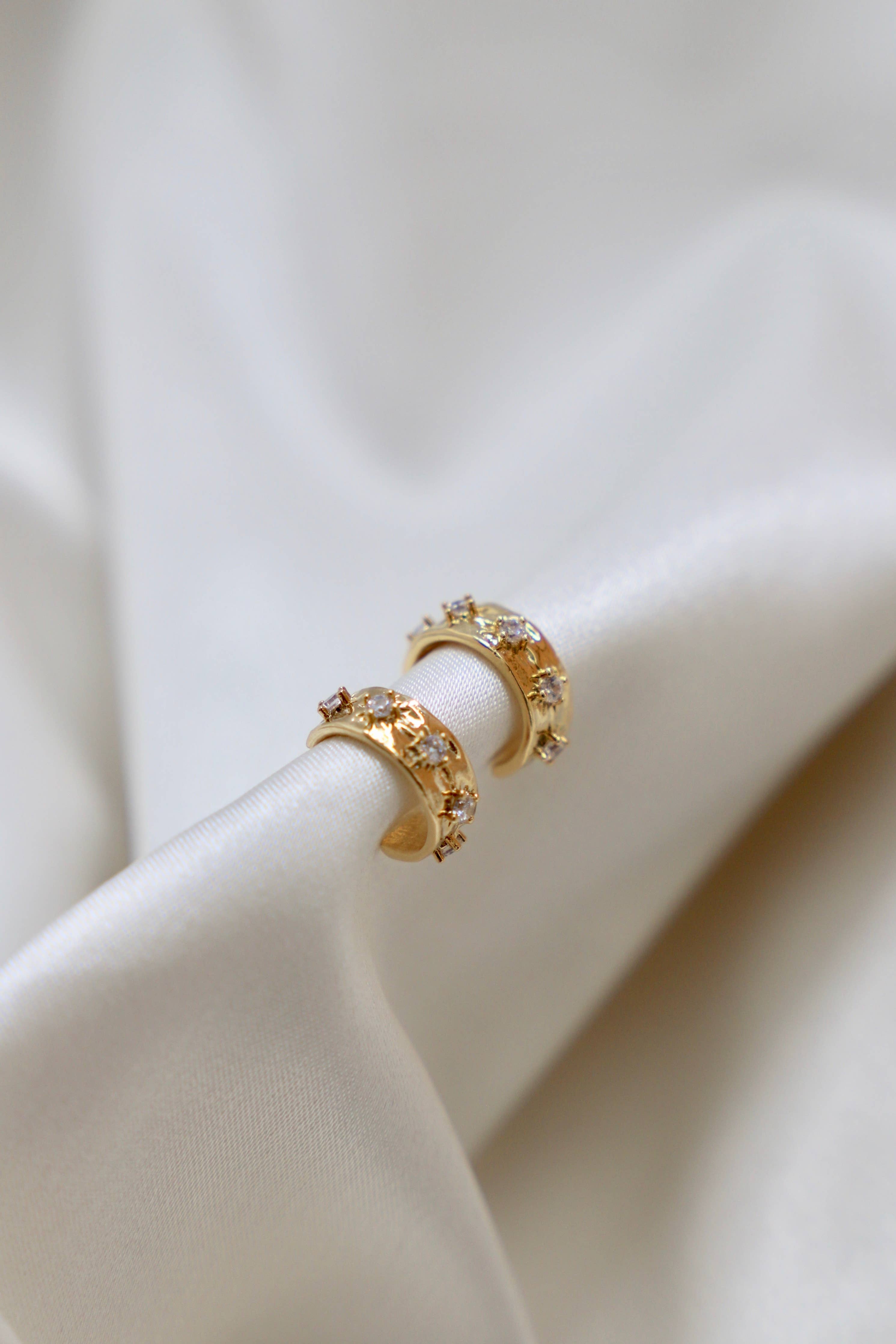 STAR THICK HOOPS: GOLD