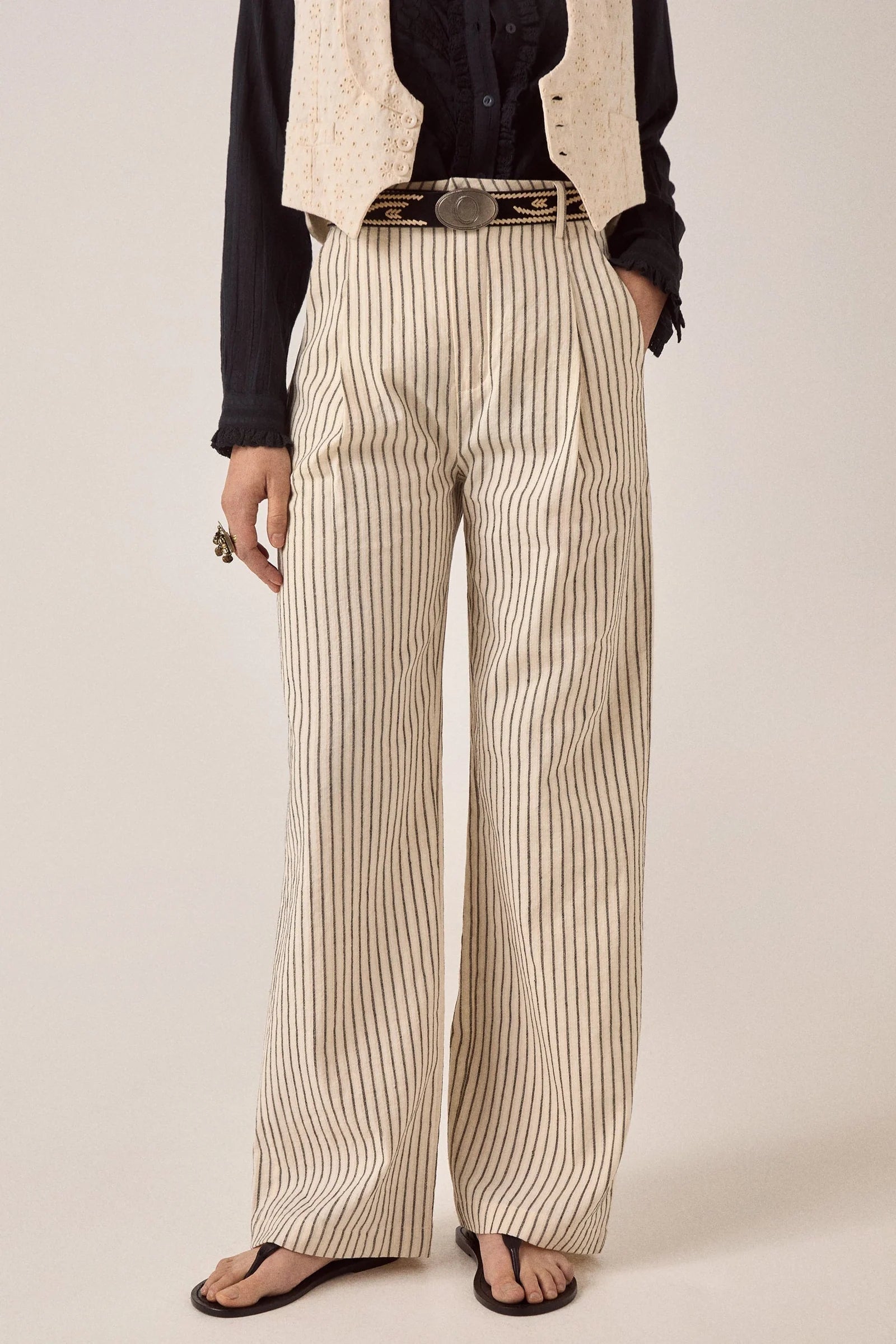Maison Hotel Tomy Pant Capri Shell