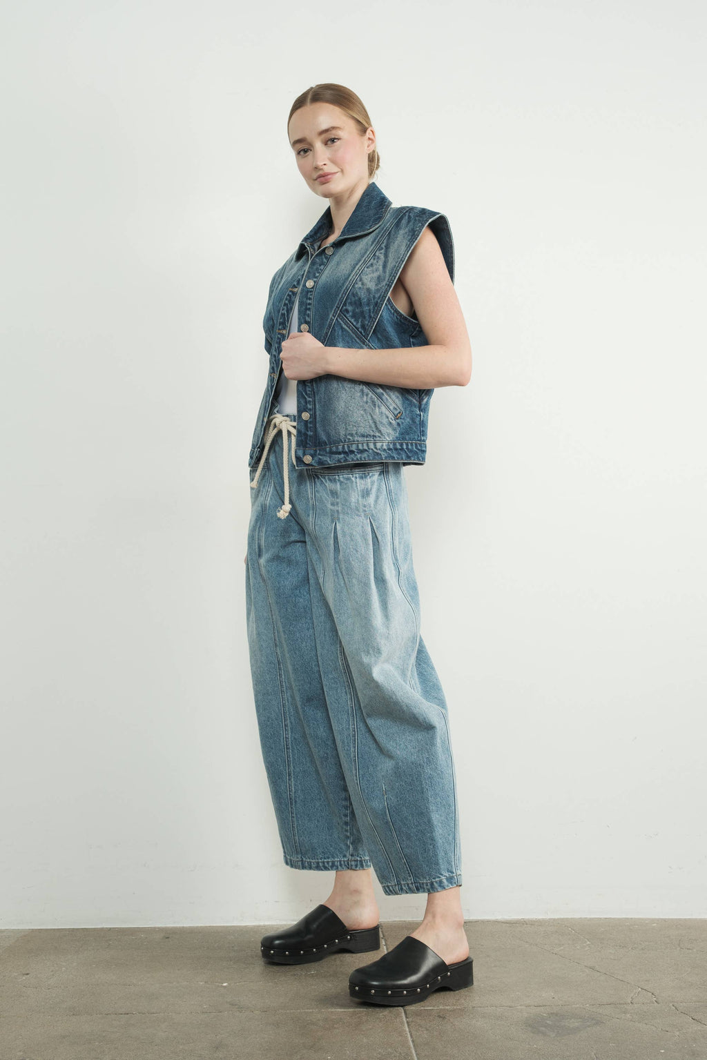 VINTAGE INSPIRED DENIM VEST: MEDIUM WASH