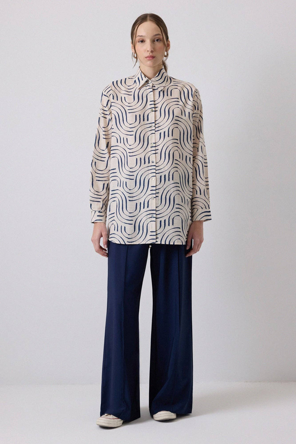 CURVE PRINT OVERSIZED COTTON BLOUSE:  INK