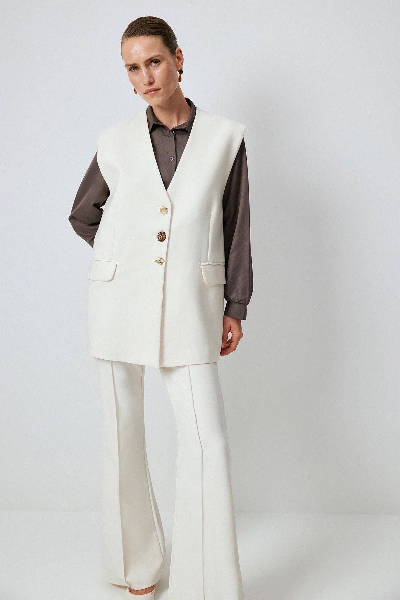 STRUCTURED BUTTON-FRONT CREPE VEST