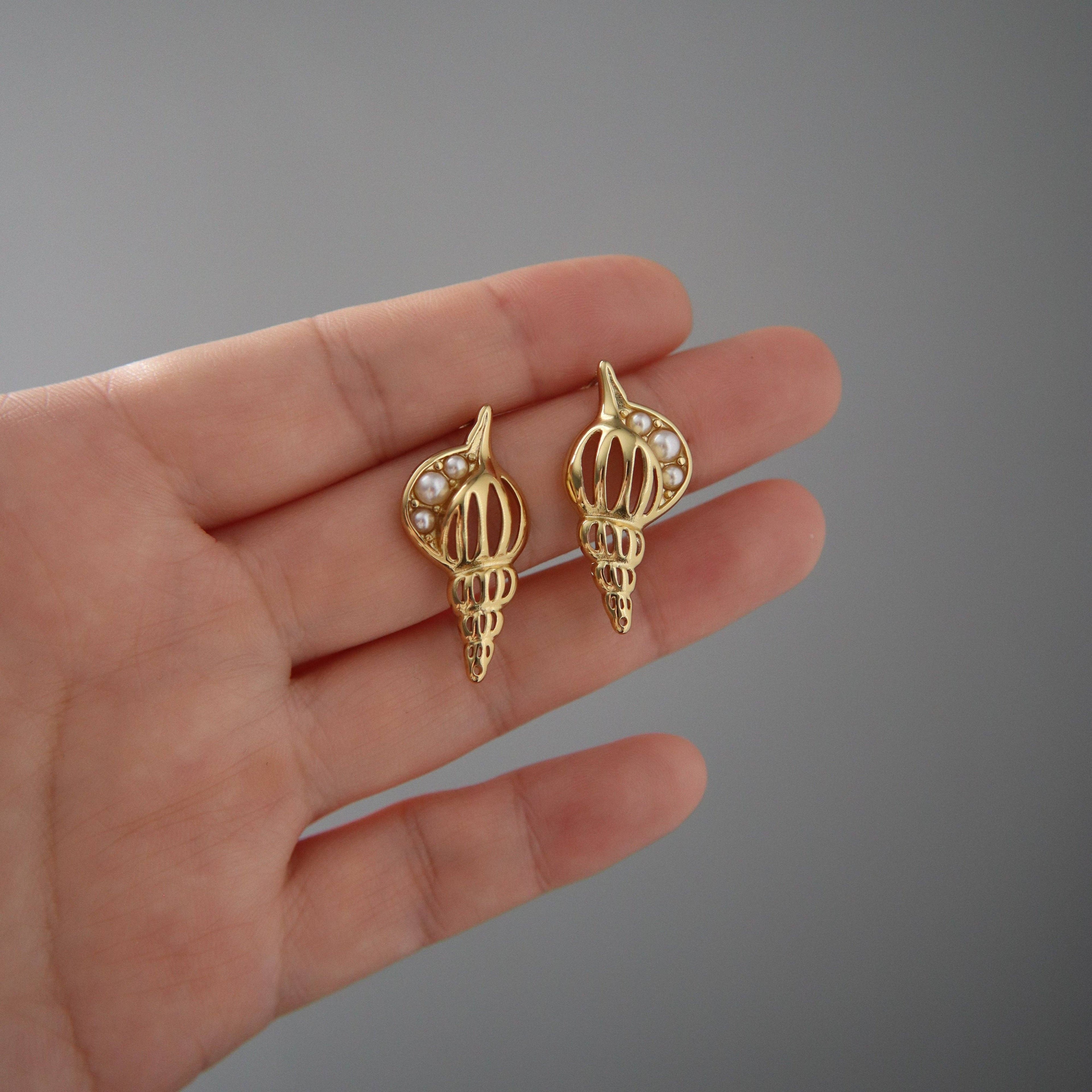 Pearl Conch Shell Earrings