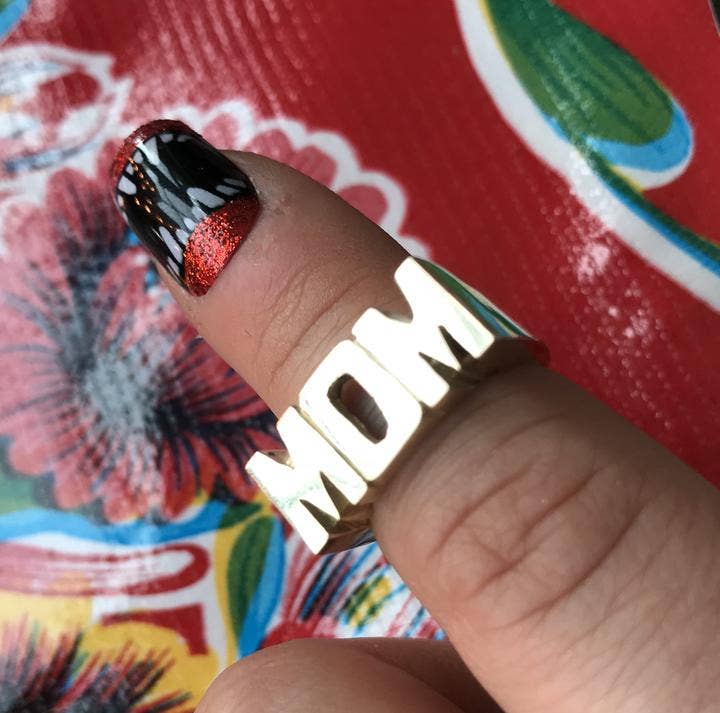 Mom Nameplate Ring