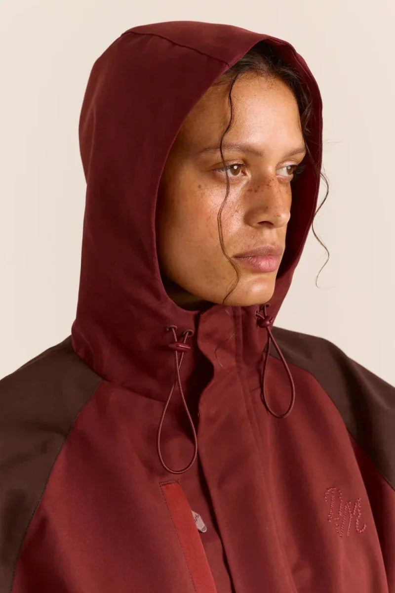 DAMSON MADDER LIU RAINCOAT IN BURGUNDY