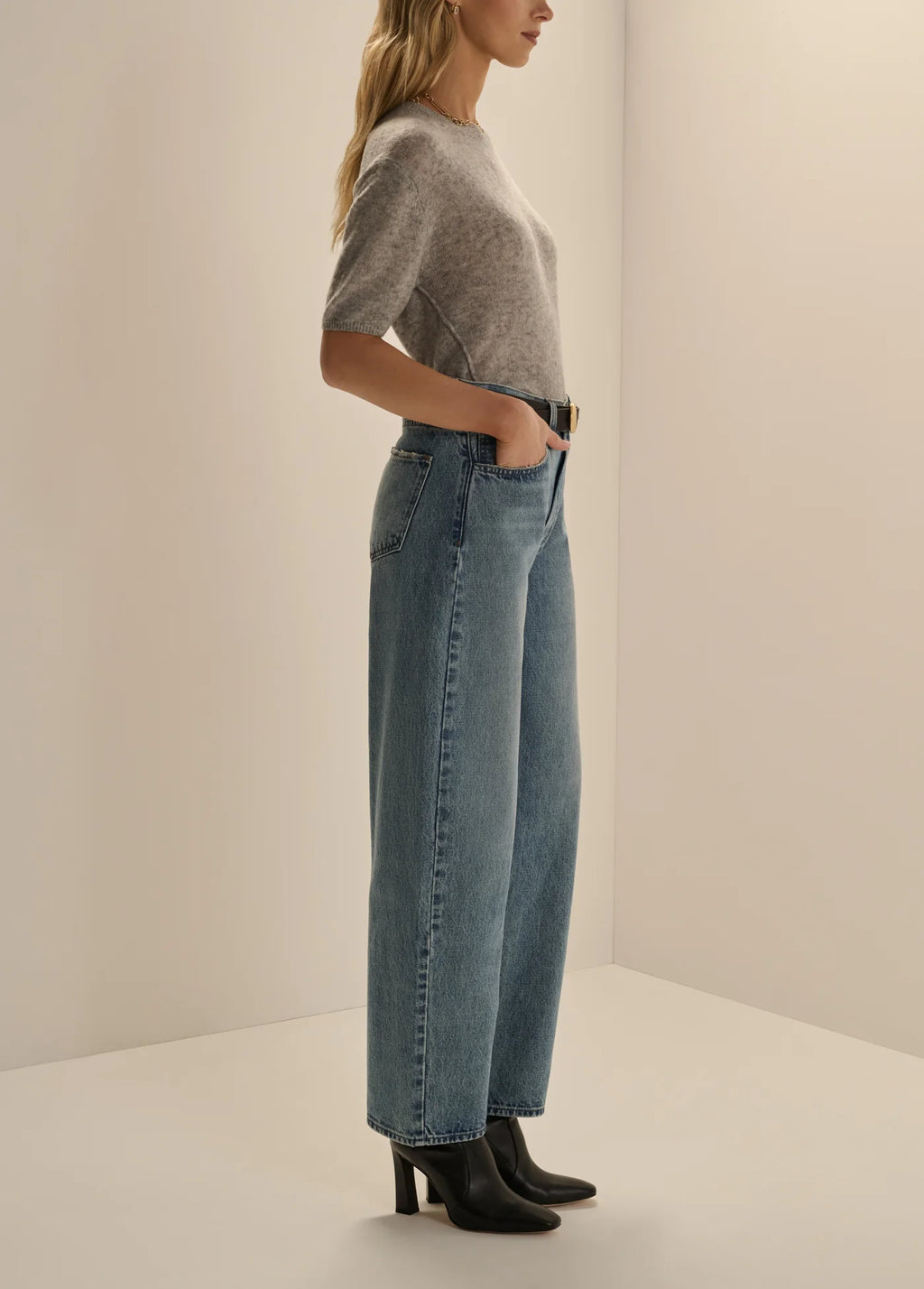 FAVORITE DAUGHTER THE MERCER MID RISE EASY BARELY BARREL JEANS - DUBLIN WASH