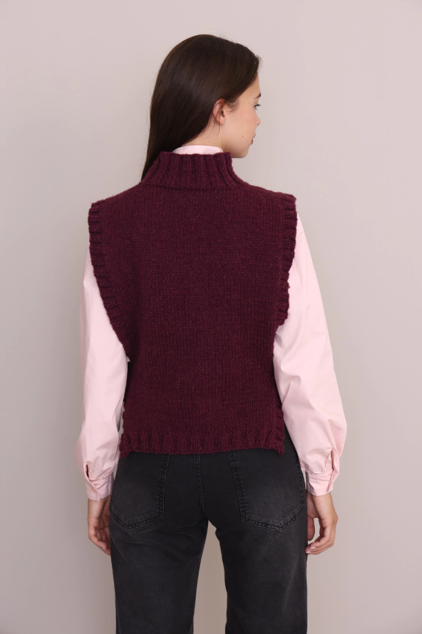 Moulin Sweater Vest - Burgundy